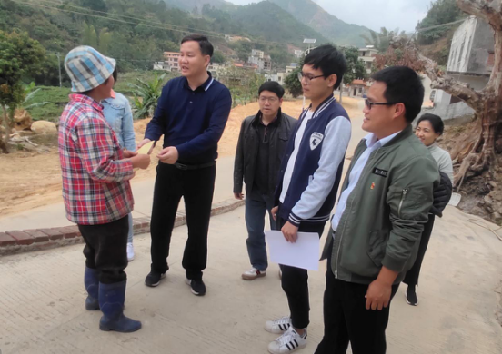 党员结对 足印农户